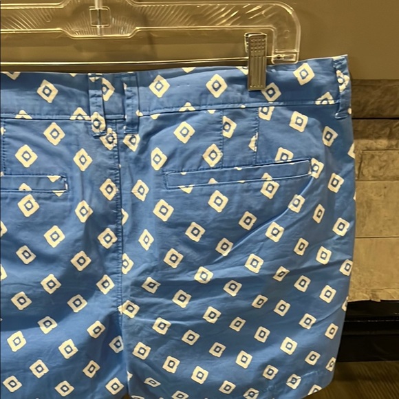 NWOT Old Navy Blue Patterned Women's Shorts size 12 - Picture 12 of 14